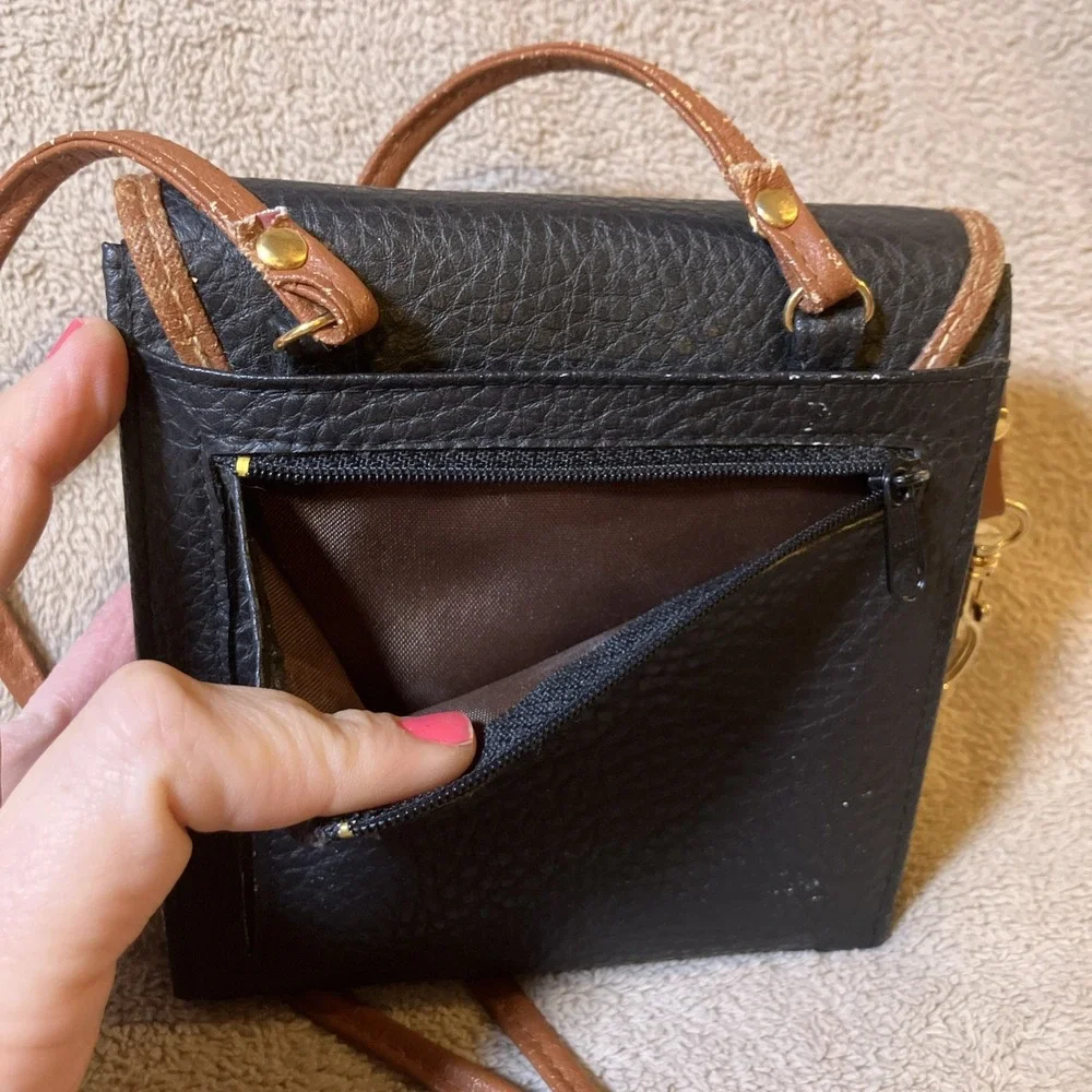 Rugged Outland Leather Crossbody Wallet Bag Purse Multi Card Black Gold Hardware
